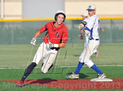 Thumbnail 2 in Windthorst vs Trenton (UIL 1A Region 2 Finals) photogallery.