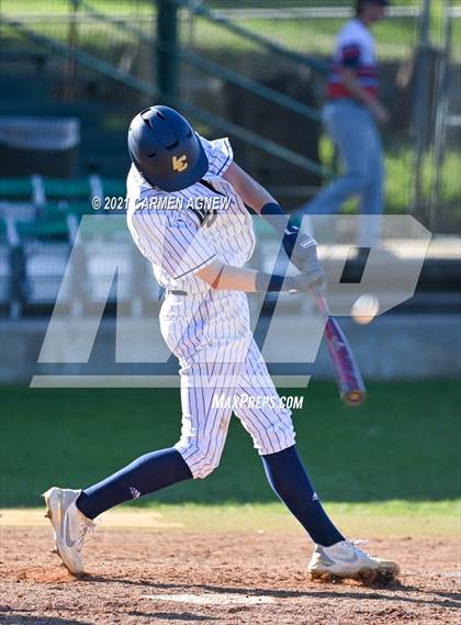 Thumbnail 2 in Lake Creek vs Lamar Consolidated photogallery.