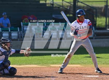 Thumbnail 3 in Lake Creek vs Lamar Consolidated photogallery.