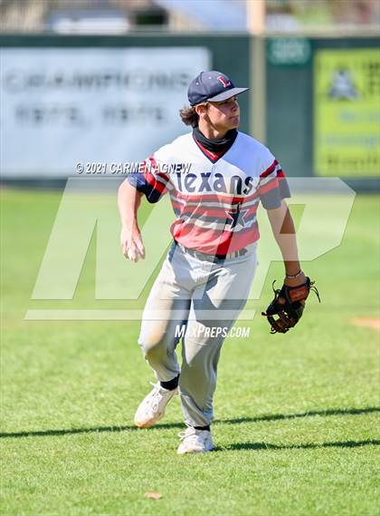Thumbnail 2 in Lake Creek vs Lamar Consolidated photogallery.