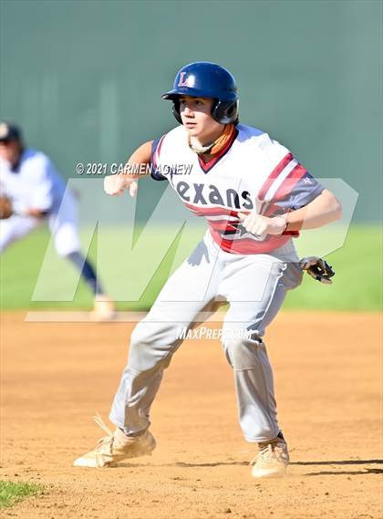 Thumbnail 2 in Lake Creek vs Lamar Consolidated photogallery.