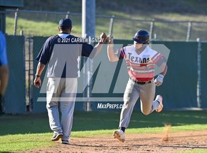 Thumbnail 1 in Lake Creek vs Lamar Consolidated photogallery.