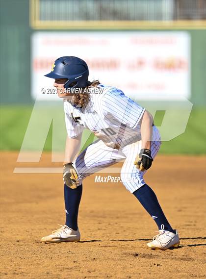 Thumbnail 2 in Lake Creek vs Lamar Consolidated photogallery.