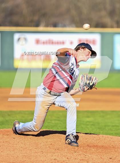 Thumbnail 1 in Lake Creek vs Lamar Consolidated photogallery.