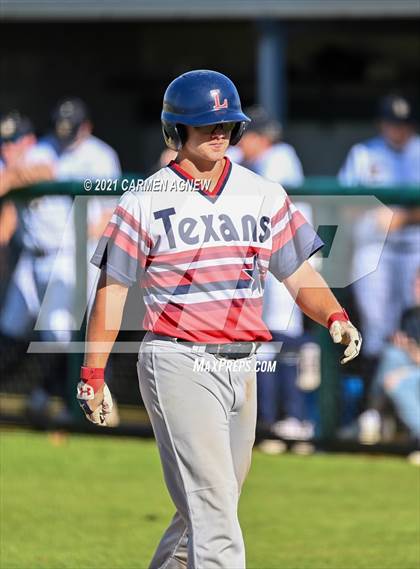 Thumbnail 3 in Lake Creek vs Lamar Consolidated photogallery.
