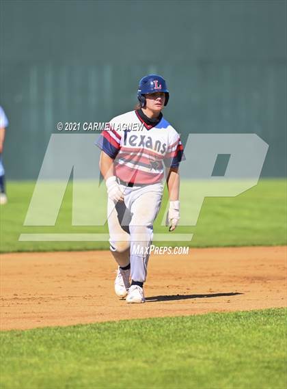 Thumbnail 3 in Lake Creek vs Lamar Consolidated photogallery.