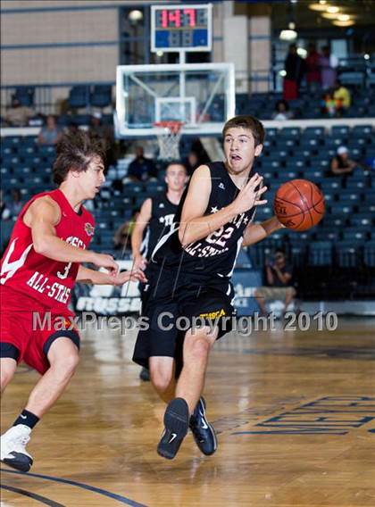 Thumbnail 2 in  2010 THCA All-Star Basketball Game photogallery.