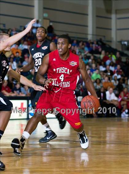 Thumbnail 3 in  2010 THCA All-Star Basketball Game photogallery.