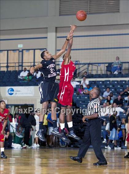 Thumbnail 3 in  2010 THCA All-Star Basketball Game photogallery.