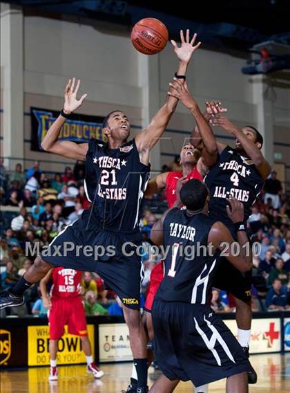 Thumbnail 1 in  2010 THCA All-Star Basketball Game photogallery.