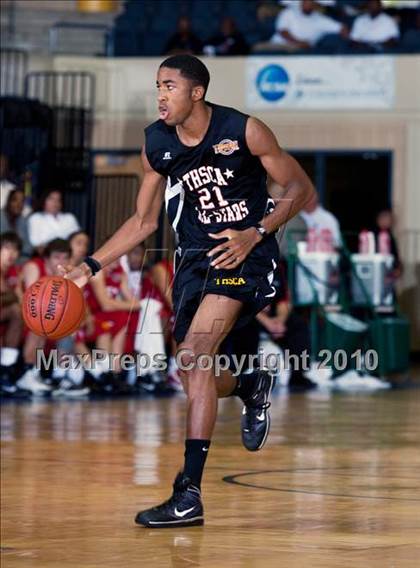 Thumbnail 2 in  2010 THCA All-Star Basketball Game photogallery.