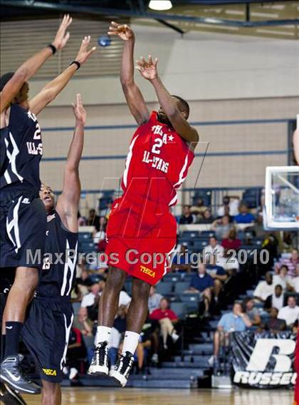 Thumbnail 2 in  2010 THCA All-Star Basketball Game photogallery.