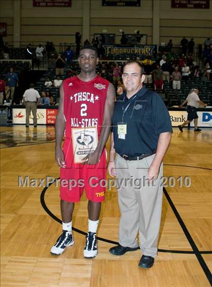 Thumbnail 3 in  2010 THCA All-Star Basketball Game photogallery.