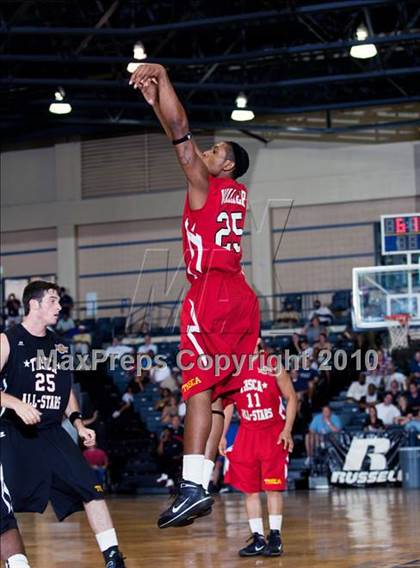 Thumbnail 3 in  2010 THCA All-Star Basketball Game photogallery.