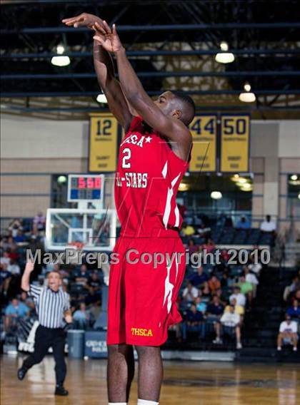 Thumbnail 2 in  2010 THCA All-Star Basketball Game photogallery.