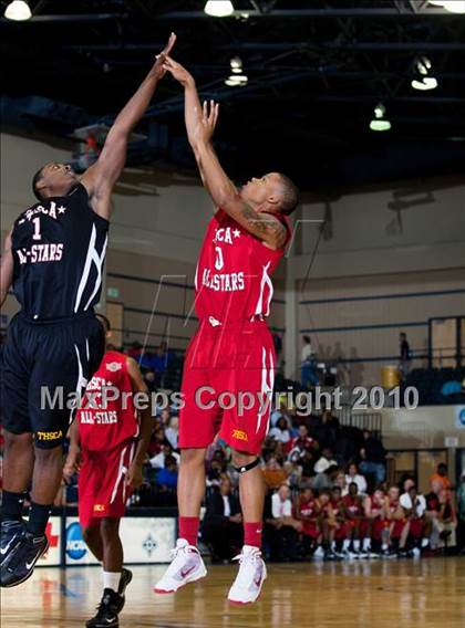 Thumbnail 1 in  2010 THCA All-Star Basketball Game photogallery.
