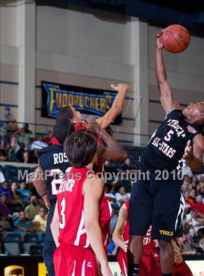 Thumbnail 1 in  2010 THCA All-Star Basketball Game photogallery.