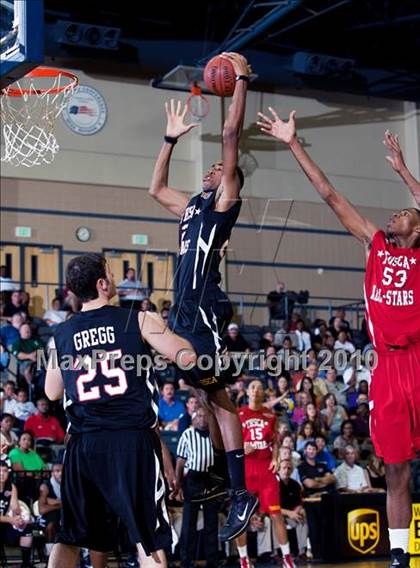 Thumbnail 2 in  2010 THCA All-Star Basketball Game photogallery.