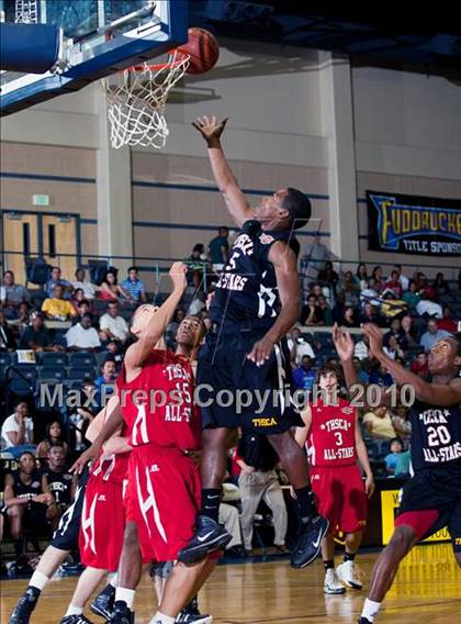 Thumbnail 3 in  2010 THCA All-Star Basketball Game photogallery.