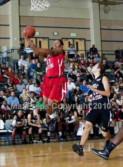 Thumbnail 2 in  2010 THCA All-Star Basketball Game photogallery.
