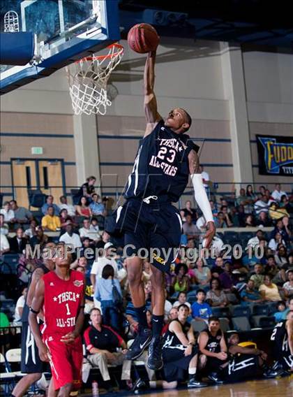 Thumbnail 3 in  2010 THCA All-Star Basketball Game photogallery.