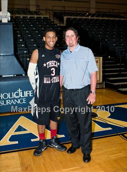 Thumbnail 2 in  2010 THCA All-Star Basketball Game photogallery.