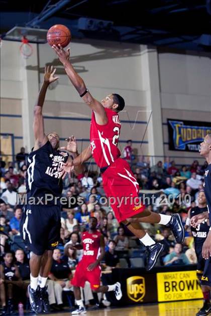 Thumbnail 2 in  2010 THCA All-Star Basketball Game photogallery.