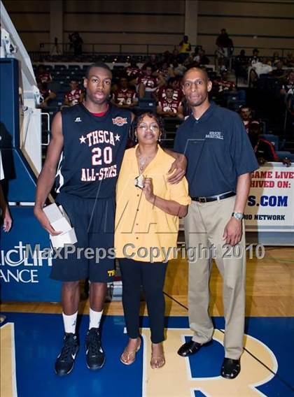 Thumbnail 2 in  2010 THCA All-Star Basketball Game photogallery.