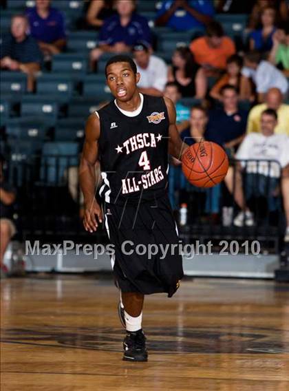 Thumbnail 2 in  2010 THCA All-Star Basketball Game photogallery.
