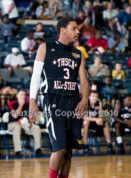 Thumbnail 1 in  2010 THCA All-Star Basketball Game photogallery.