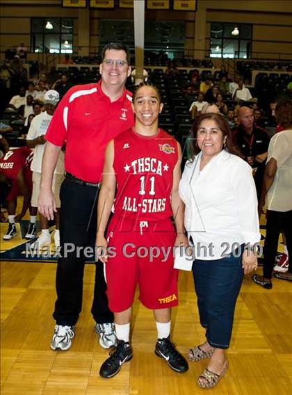 Thumbnail 1 in  2010 THCA All-Star Basketball Game photogallery.