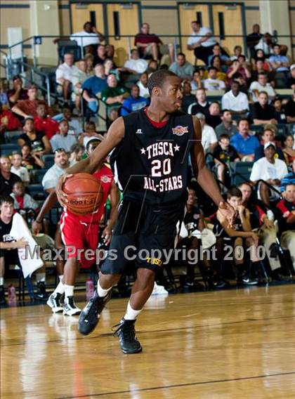 Thumbnail 2 in  2010 THCA All-Star Basketball Game photogallery.