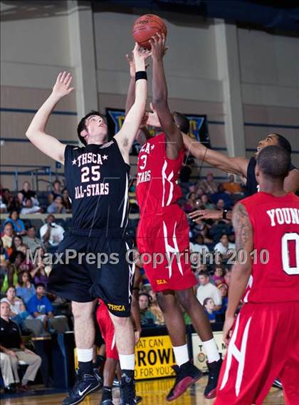 Thumbnail 2 in  2010 THCA All-Star Basketball Game photogallery.
