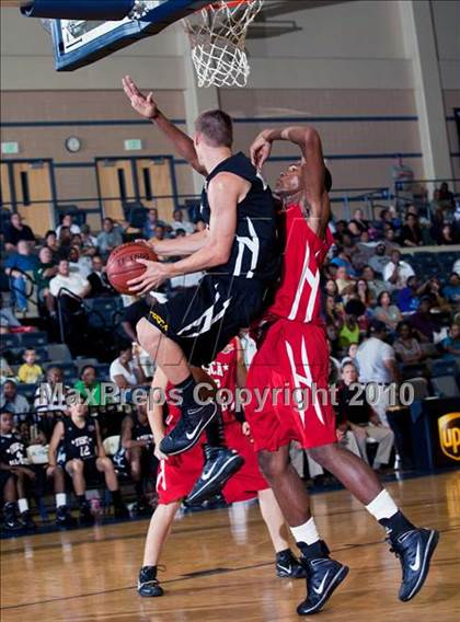 Thumbnail 3 in  2010 THCA All-Star Basketball Game photogallery.