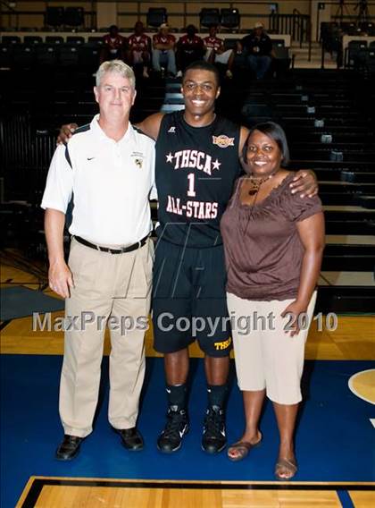 Thumbnail 3 in  2010 THCA All-Star Basketball Game photogallery.