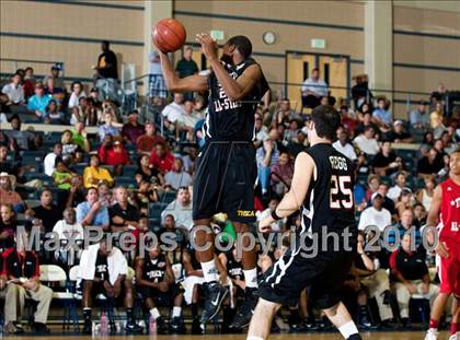 Thumbnail 3 in  2010 THCA All-Star Basketball Game photogallery.
