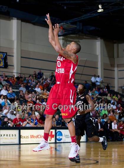 Thumbnail 1 in  2010 THCA All-Star Basketball Game photogallery.