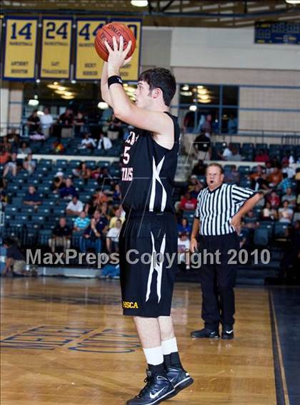 Thumbnail 3 in  2010 THCA All-Star Basketball Game photogallery.