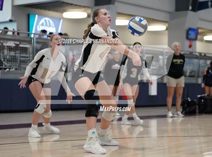 Thumbnail 2 in Giddings vs. Freeman (Legends Invitational) photogallery.