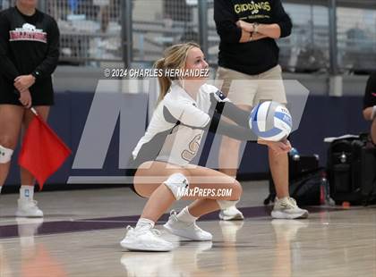 Thumbnail 2 in Giddings vs. Freeman (Legends Invitational) photogallery.