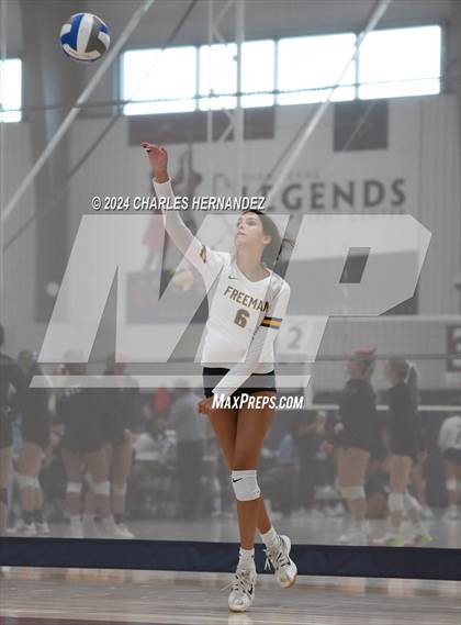 Thumbnail 2 in Giddings vs. Freeman (Legends Invitational) photogallery.