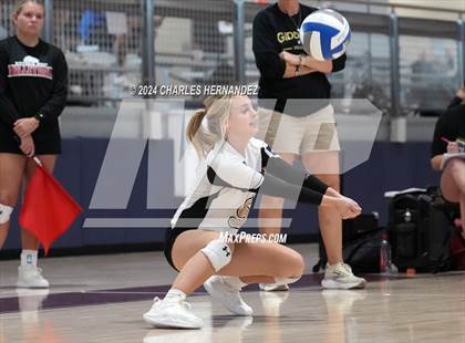 Thumbnail 1 in Giddings vs. Freeman (Legends Invitational) photogallery.