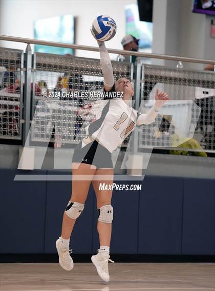 Thumbnail 3 in Giddings vs. Freeman (Legends Invitational) photogallery.