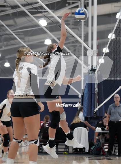 Thumbnail 2 in Giddings vs. Freeman (Legends Invitational) photogallery.