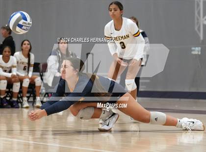 Thumbnail 2 in Giddings vs. Freeman (Legends Invitational) photogallery.