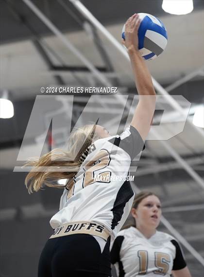 Thumbnail 3 in Giddings vs. Freeman (Legends Invitational) photogallery.