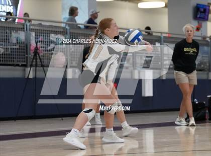 Thumbnail 1 in Giddings vs. Freeman (Legends Invitational) photogallery.