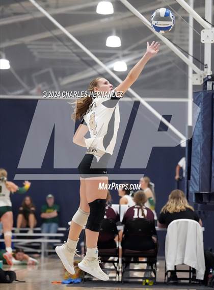 Thumbnail 1 in Giddings vs. Freeman (Legends Invitational) photogallery.