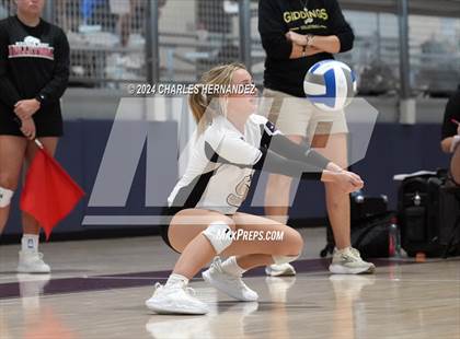 Thumbnail 3 in Giddings vs. Freeman (Legends Invitational) photogallery.