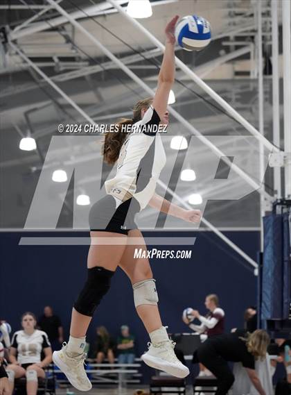 Thumbnail 3 in Giddings vs. Freeman (Legends Invitational) photogallery.